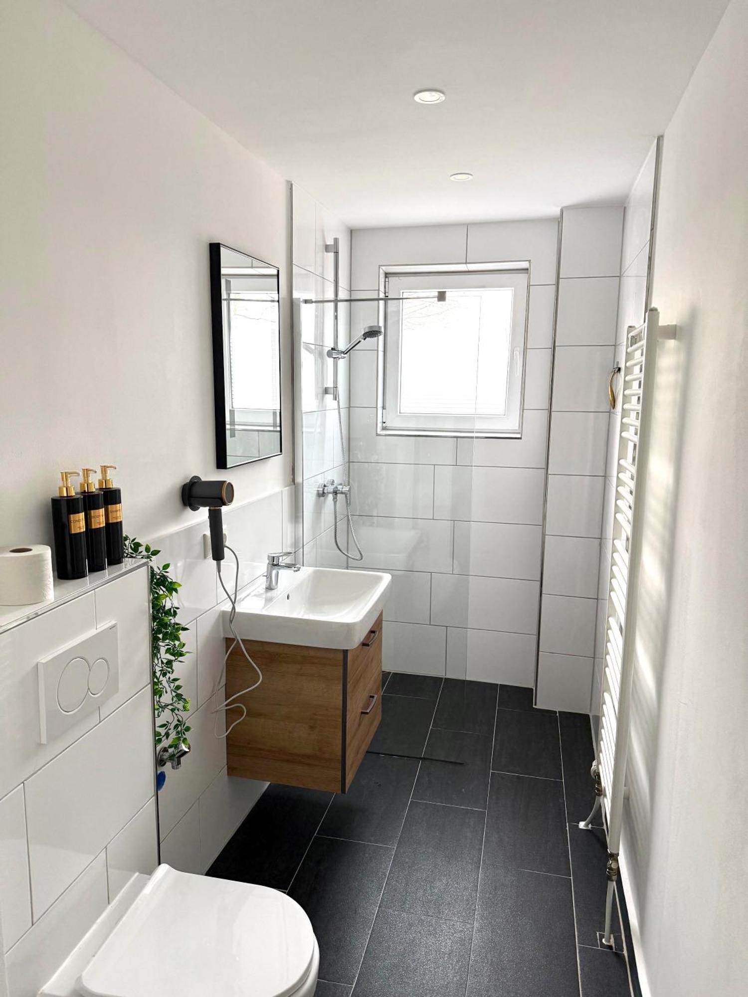 Yay - 65M2 Apartment Am Bahnhof - Smart Tv - Internet - Kaffee - Waschmaschine - Trockner Mühldorf Exteriör bild